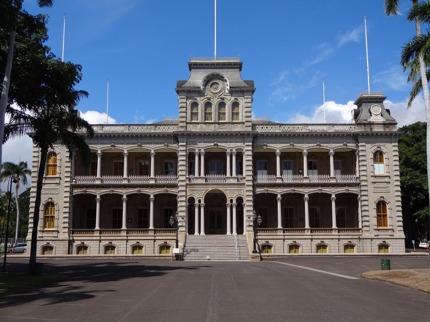 ʻIolani Palace in downtown Honolulu